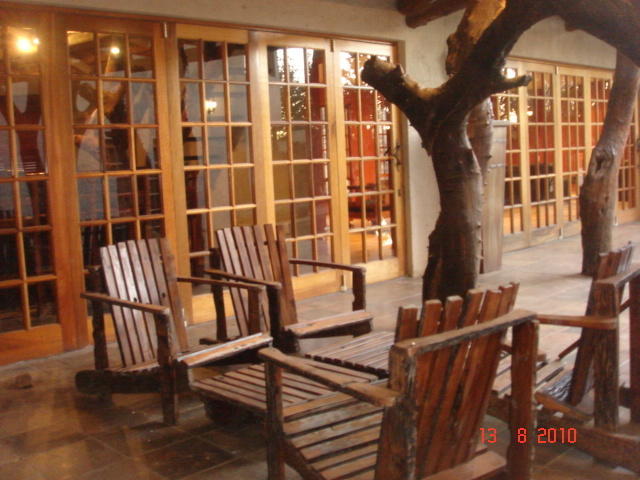 לינה וארוחת בוקר גאבורון Mokolodi House מראה חיצוני תמונה
